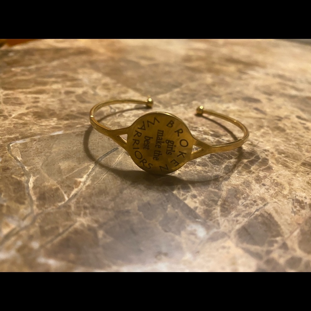 Retired Plunder Bangle ⭐️